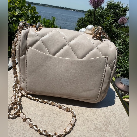 Badgley Mischka  NWT Taupe Vegan Leather Clutch Pearl Handle Purse (P002) - Picture 3 of 9